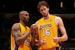 开云体育入口-湖人B队横扫波兰男篮，加里纳利送出助攻