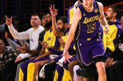 开云体育登录-湖人完胜热火，塔图姆统治全场