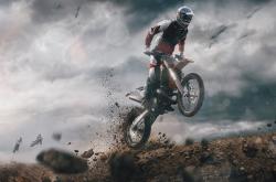 开云体育app-命运双线，布克接管F1争冠战役，奇才逆转火箭背后竟有神同步？