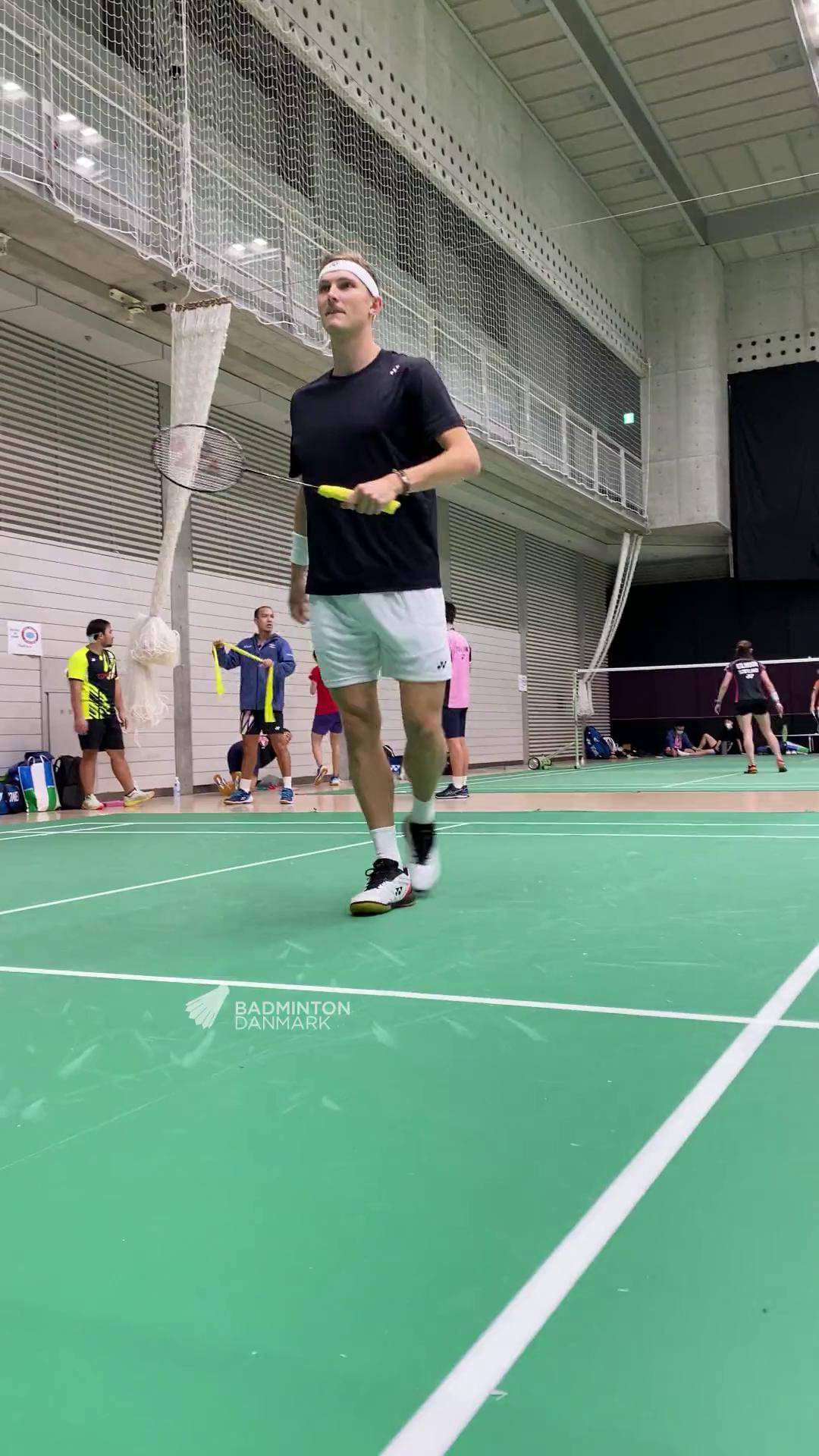 丹麦羽毛球队爆冷韩国羽毛球队，安赛龙关键制胜