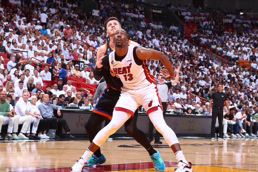 热火B队碾压尼克斯,麦科勒姆三分雨点燃全场 热火B队碾压尼克斯,麦科勒姆三分雨点燃全场