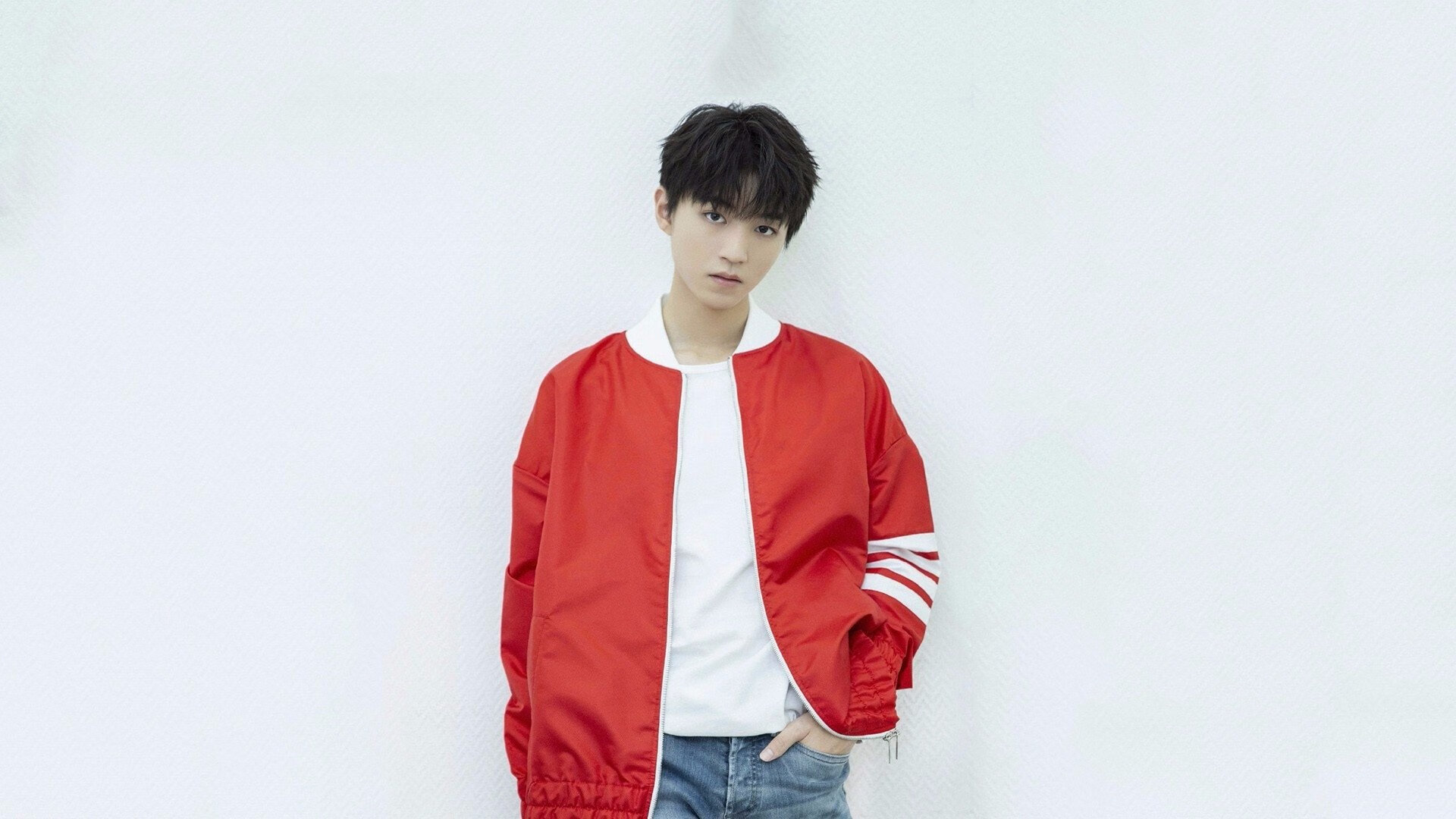 当撒哈拉的风吹过姆巴佩的鬓角,一场虚构对决与真实英雄的平行叙事