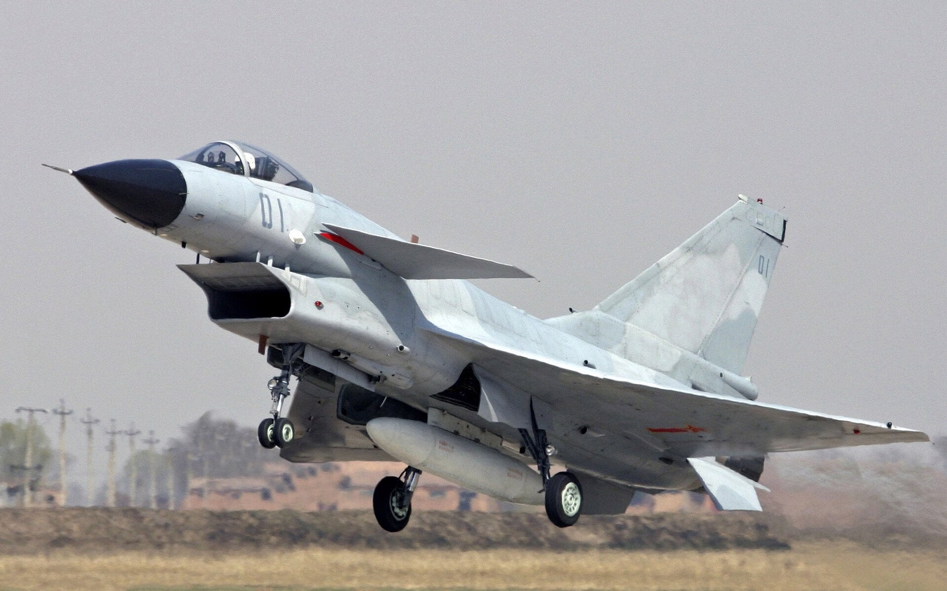 极速暗流,F1街道赛之夜与硬仗之王伦纳德的冰冷协奏