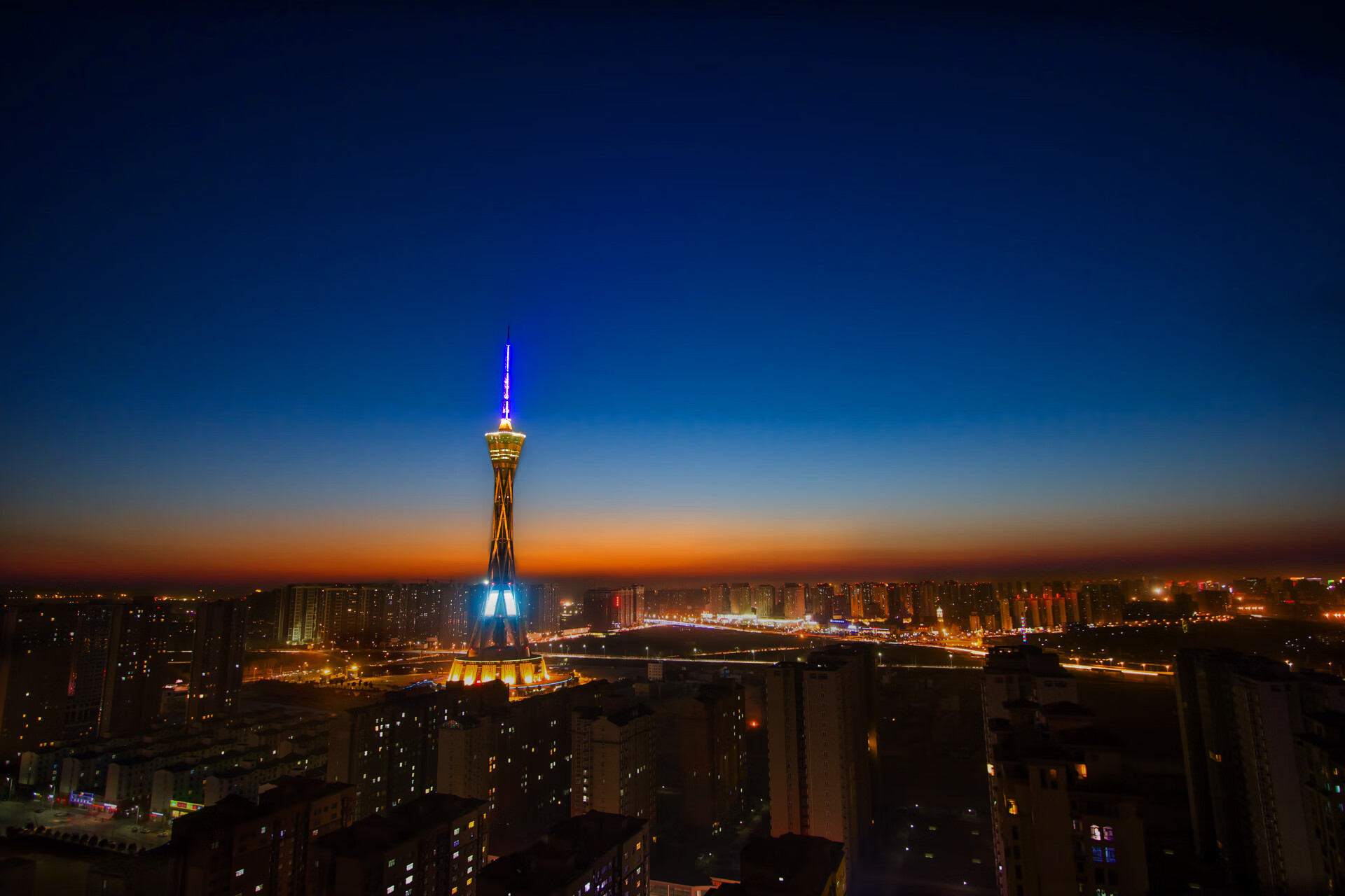 心脏在他脚下跳动，贝恩，欧冠淘汰赛夜的唯一脉搏