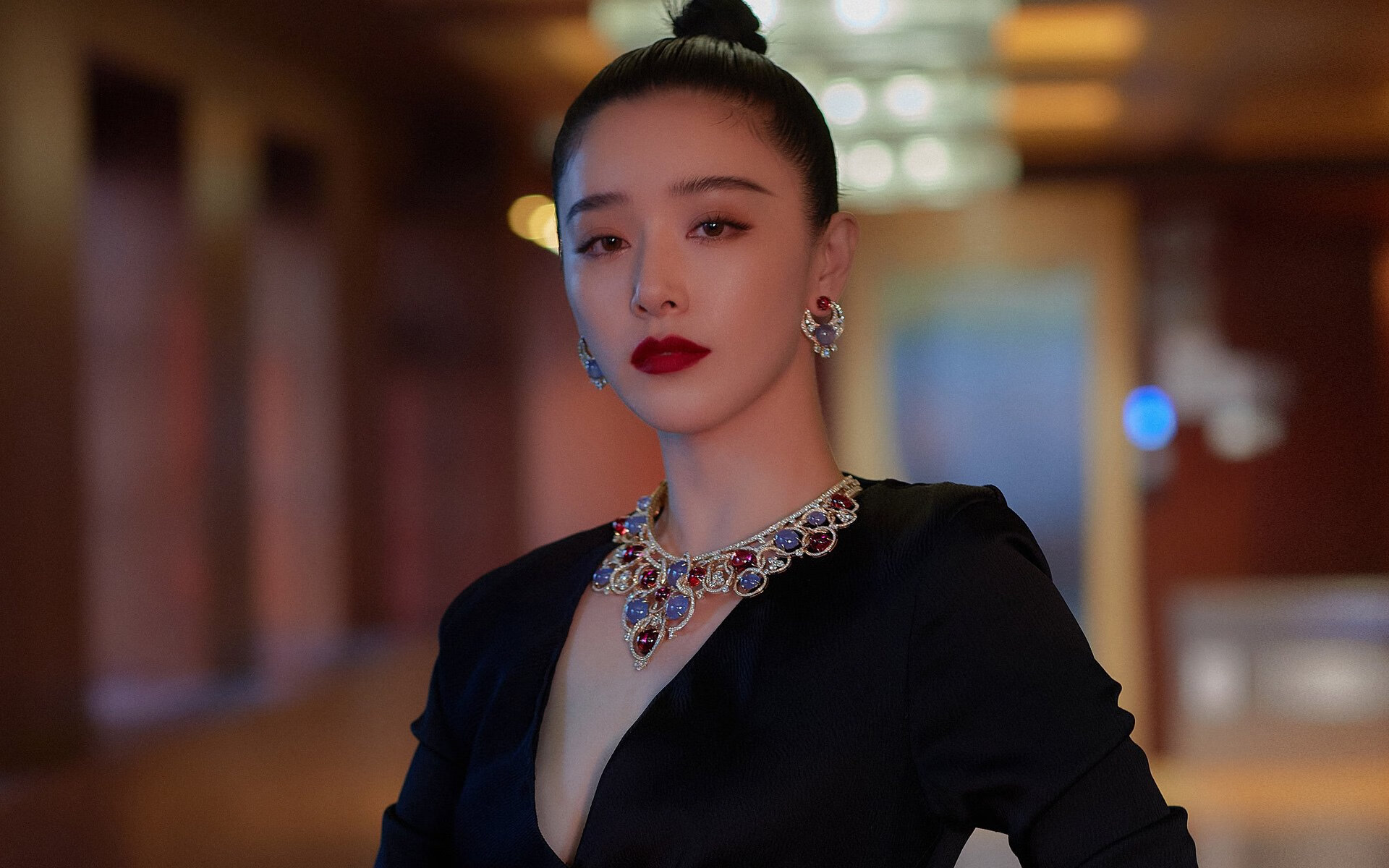 绿茵双面叙事,京多安热力四射,伊拉克惊天逆转背后的足球寓言