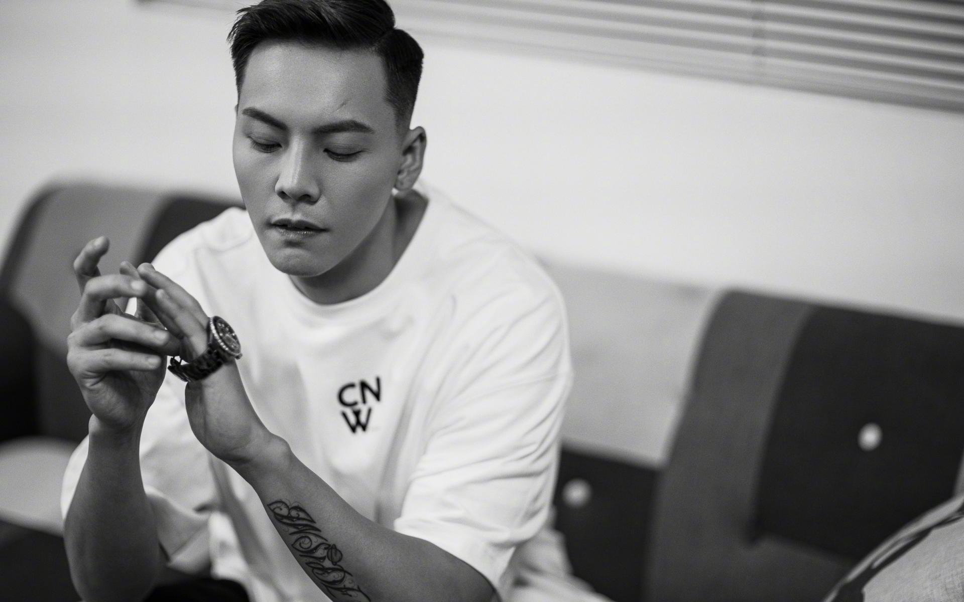 钢铁长城前的蓝色火焰，德里赫特关键一锤，锁定法国对勒沃库森的战术完胜