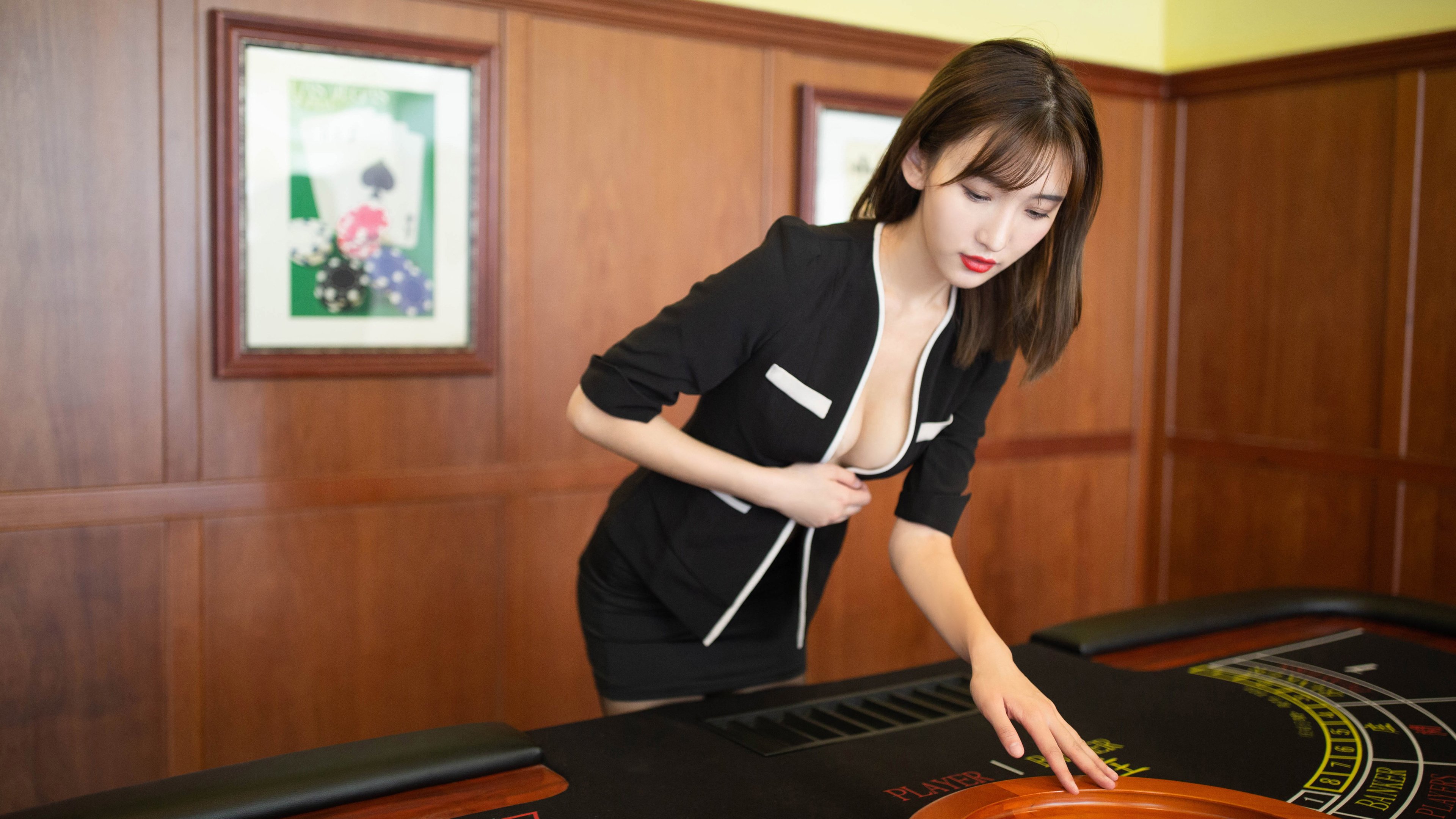 心跳骤停的生死八分钟，VIP包厢里，阿圭罗如何一手掌控了塞内加尔与阿根廷的命运之战