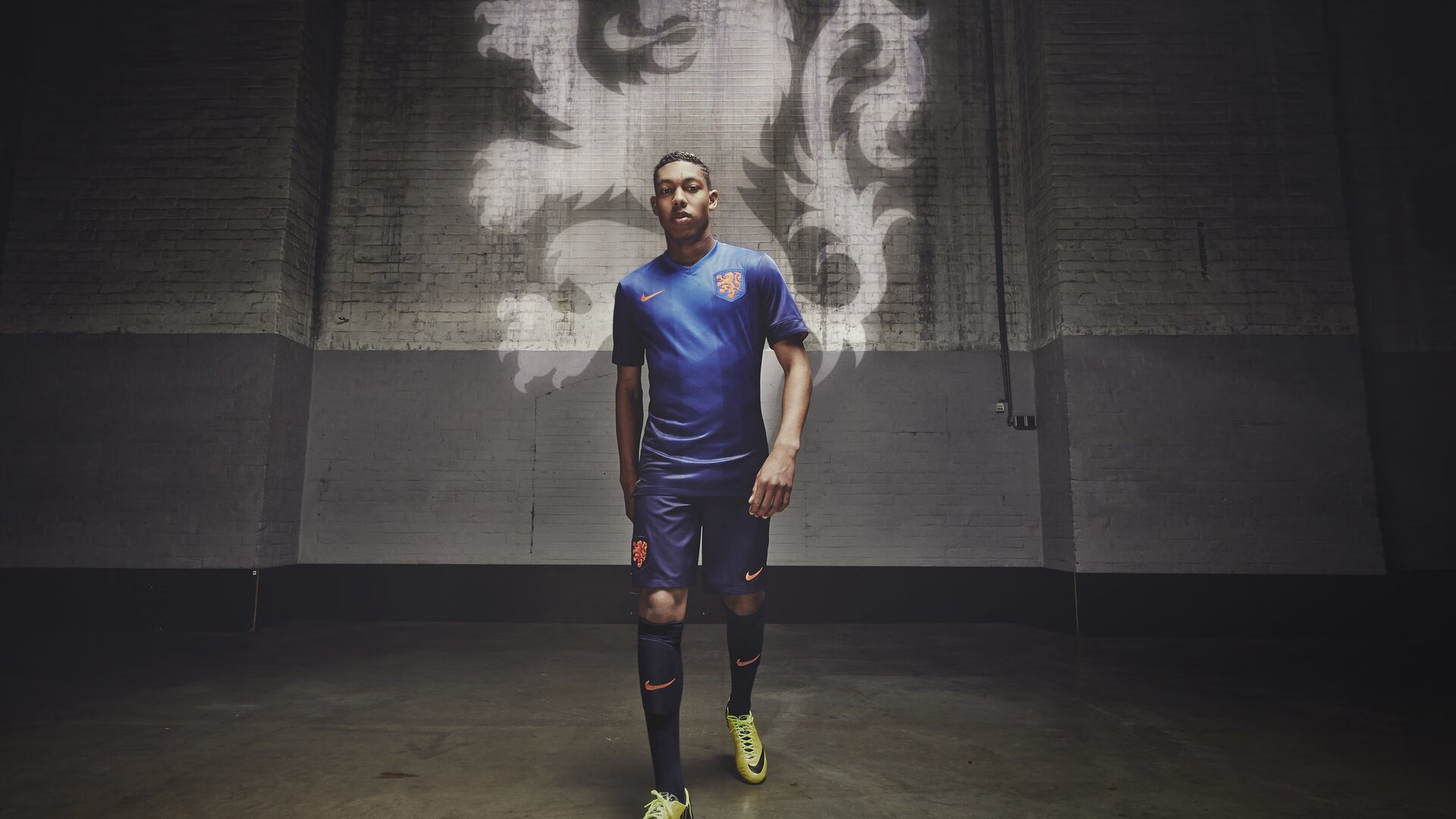 虚拟战术板，当荷兰遇见希腊，为何迪马利亚成为胜负密码？